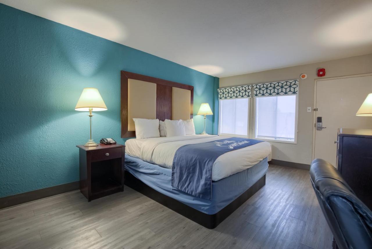 Days Inn By Wyndham Mobile I-65 Exterior photo